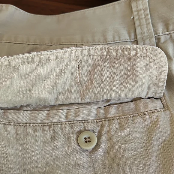 Axist Men's Sz32, Khaki Color, 2 Snap, 2 Button, 2 Front Pockets, Belt Loops - Picture 5 of 9